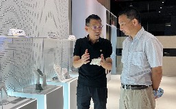 北大教授來訪創(chuàng)盈光療,，雙方愉快洽談初步達成合作共識